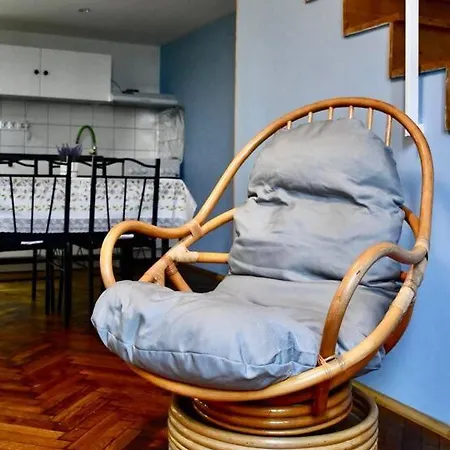 Daire B Downtown Modern